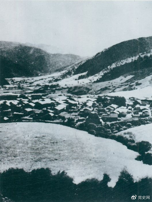 1935年8月20日,中共中央政治局在毛儿盖召开会议,作出了《关于目前战略方针之补充决定》,再次重申两河口会议关于北上的战略方针。图为毛儿盖。